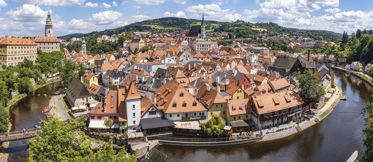Moderate yields in Prague image
